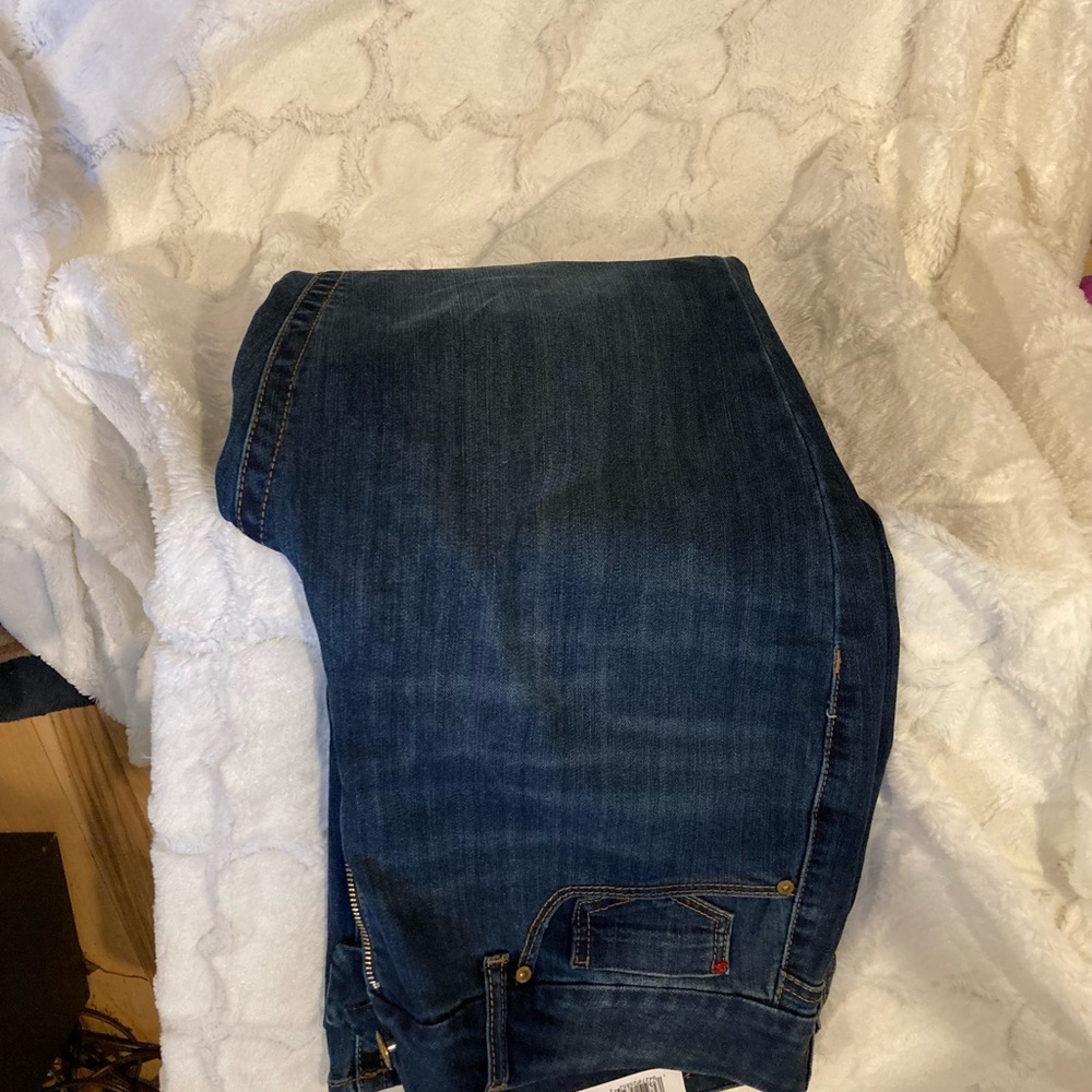 Seven7 Jeans - Picture 4 of 8